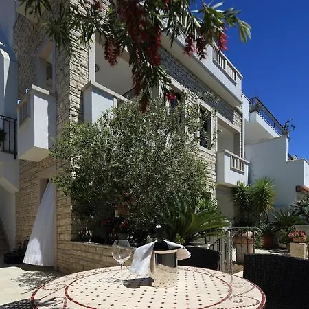 Ankora * Makarska